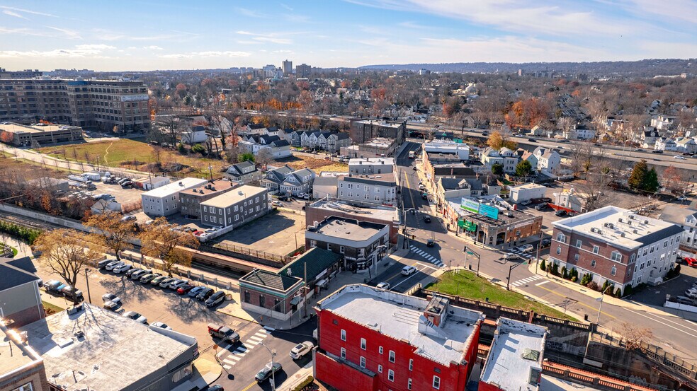 More Photos Of 9 Watsessing Ave, Bloomfield Flex For Sale