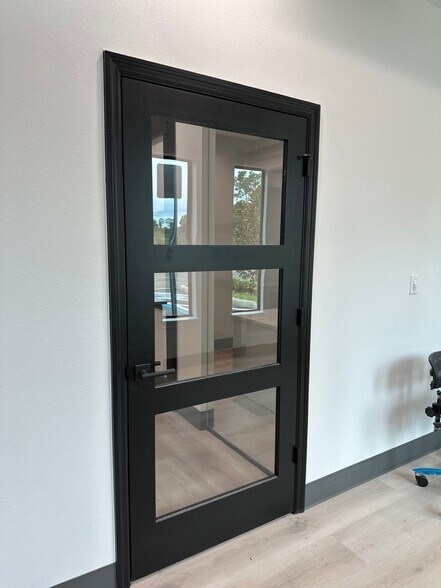 More Photos Of McKendree Rd, San Antonio Office For Sale