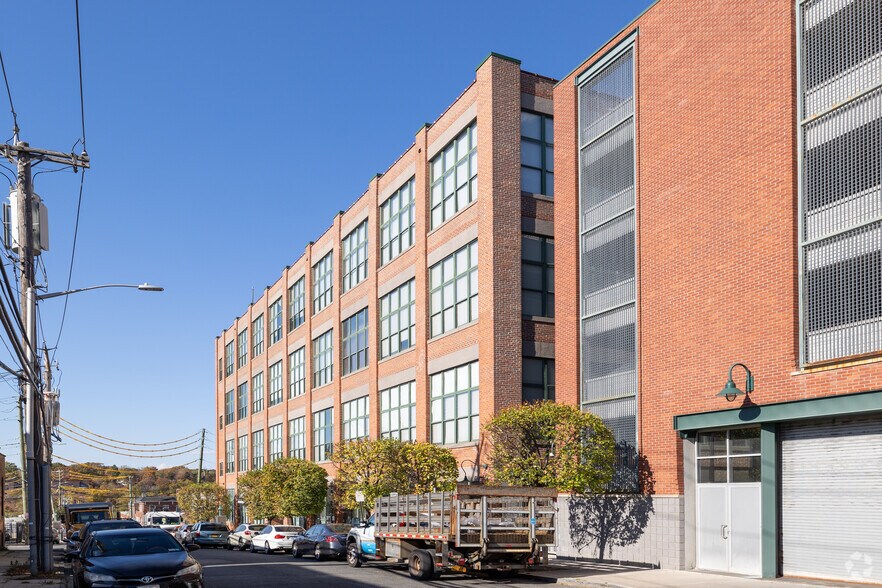 Primary Photo Of 31 South St, Mount Vernon Coworking Space