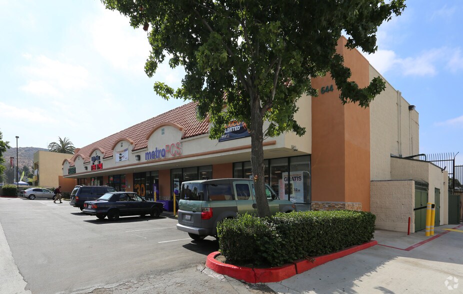 More Photos Of 644 E San Ysidro Blvd, San Ysidro Storefront For Lease