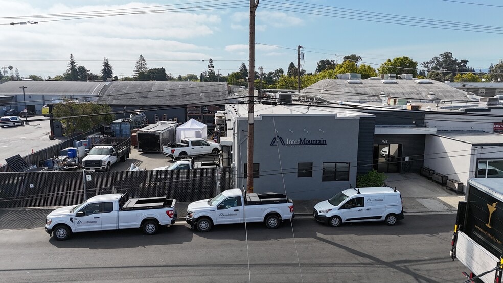 Primary Photo Of 947 Washington St, San Carlos Warehouse For Lease