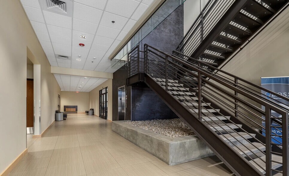 More Photos Of 2501 E State Ave, Meridian Office For Sale