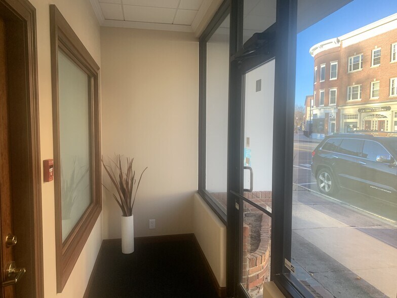 More Photos Of 21 Main St, Rochester Storefront Retail Residential For Lease