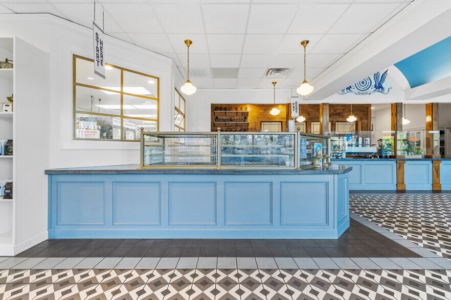 More Photos Of 11359 Highway 17, Pawleys Island Restaurant For Sale