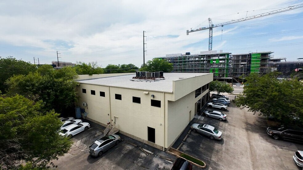 More Photos Of 5225 N Lamar Blvd, Austin Office For Sale