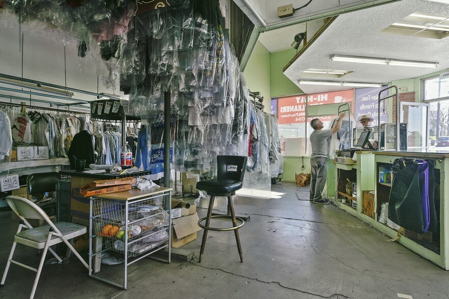 More Photos Of 2974-2996 Macarthur Blvd, Oakland Storefront For Lease