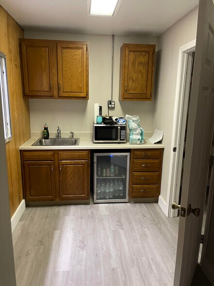 More Photos Of 196 NE Chestnut Ave, Lake City Warehouse For Sale