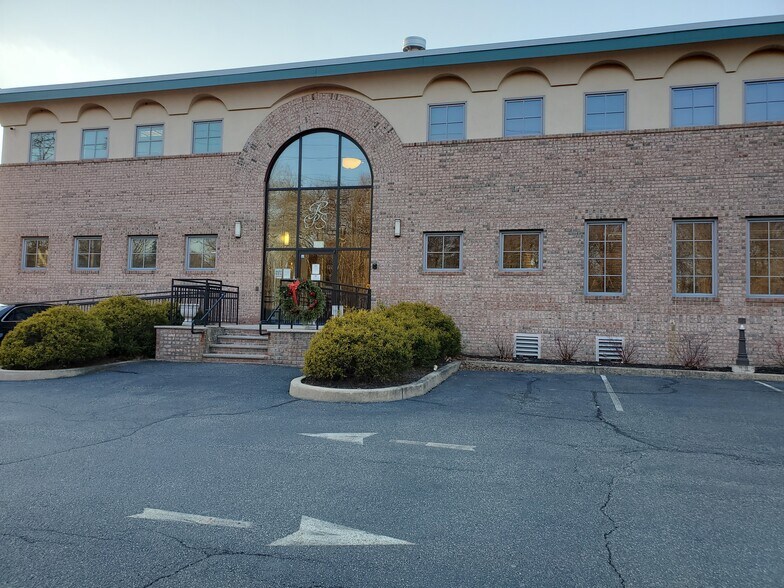 More Photos Of 150 S Pearl St, Pearl River Medical For Sale