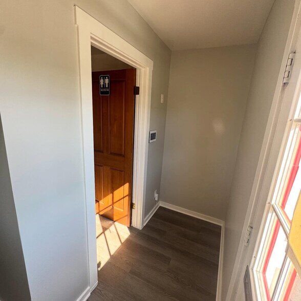 More Photos Of 25 Carlo Dr, Goleta Office Residential For Lease