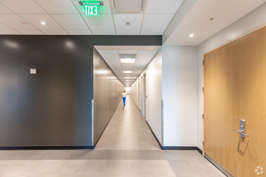 More Photos Of 15155 SW 97th Ave, Miami Medical For Lease