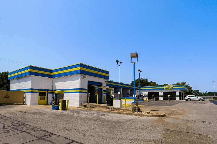 More Photos Of 419 N West Byp, Springfield Carwash For Sale