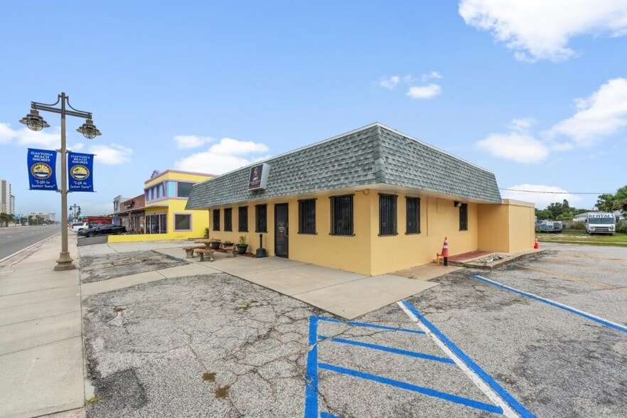 More Photos Of 2006 S Atlantic Ave, Daytona Beach Shores Freestanding For Lease