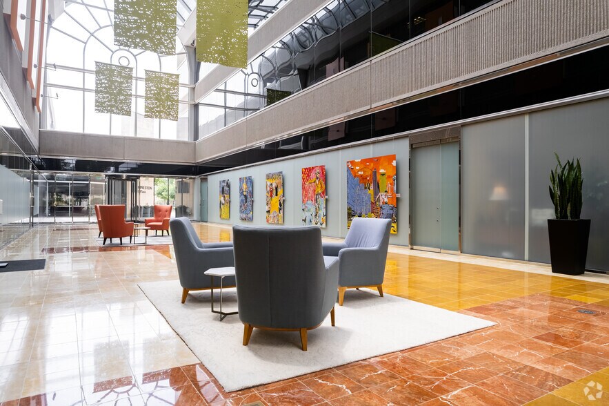 More Photos Of 17950 Preston Rd, Dallas Office For Lease