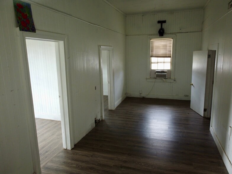 More Photos Of 3095 Highway 11 S, Mansfield Freestanding For Sale