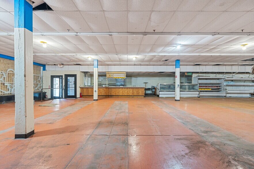 More Photos Of 731 E 14th St, Minneapolis Storefront Retail Office For Sale