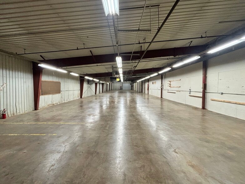 More Photos Of 500 S 59th Ave, Duluth Warehouse For Lease