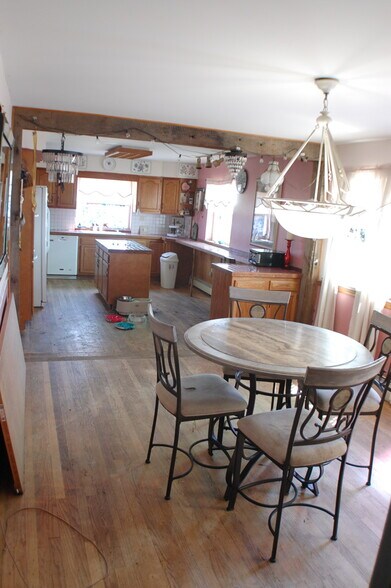 More Photos Of 1835 Delmar Dr, Folcroft Freestanding For Lease