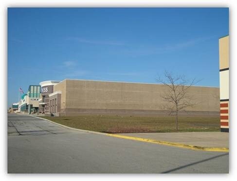 More Photos Of 400 E Rollins Rd, Round Lake Beach General Retail For Lease