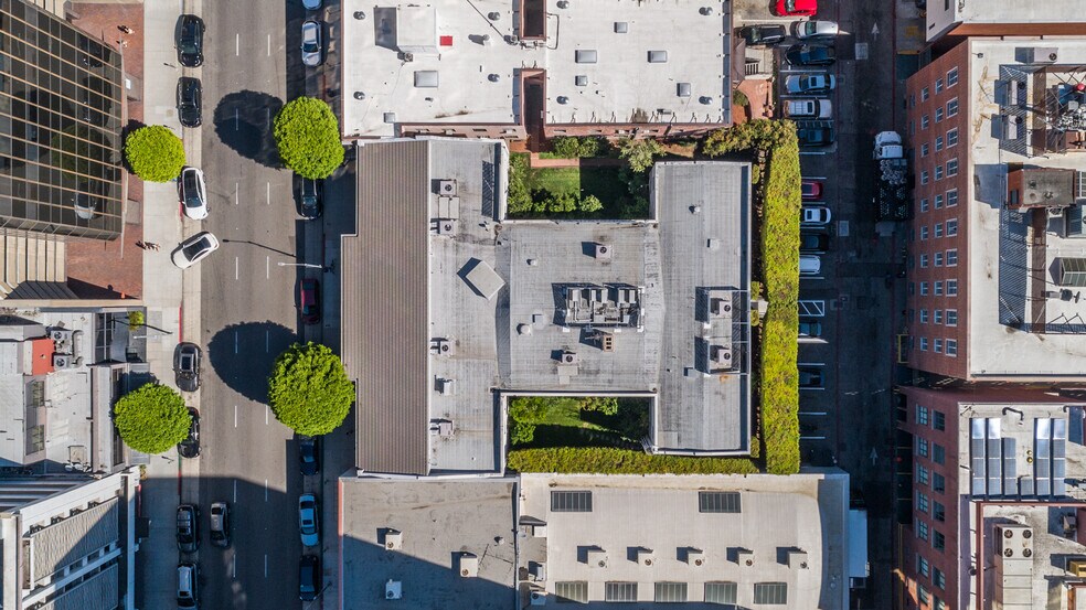 More Photos Of 415-417 N Camden Dr, Beverly Hills Medical For Lease