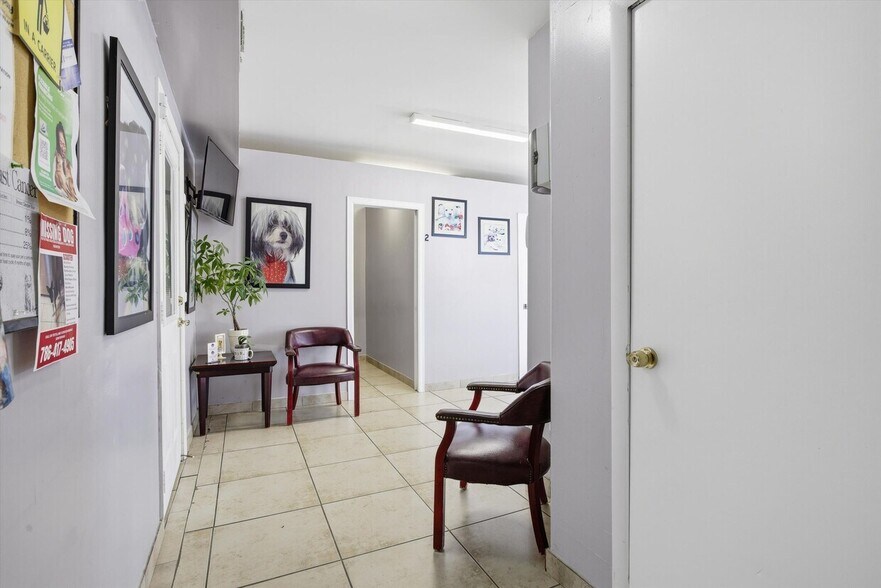 More Photos Of 3240 NW 7th St, Miami Office For Sale