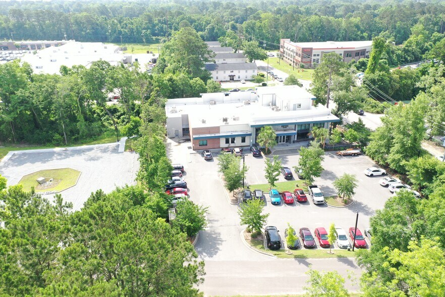 More Photos Of 319 E 3rd North St, Summerville Hospital For Sale