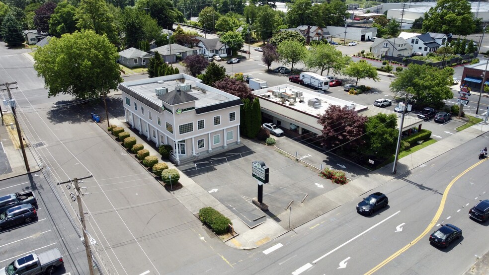 More Photos Of 532 NE 3rd Ave, Camas Loft Creative Space For Sale