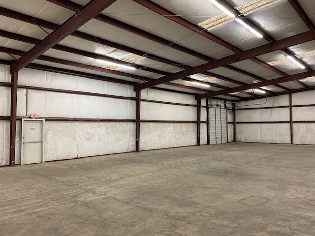 More Photos Of 8219 Almeda Genoa Rd, Houston Warehouse For Lease