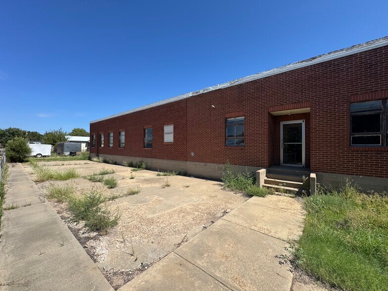 More Photos Of 1110 Penn St, Borger Office Residential For Sale