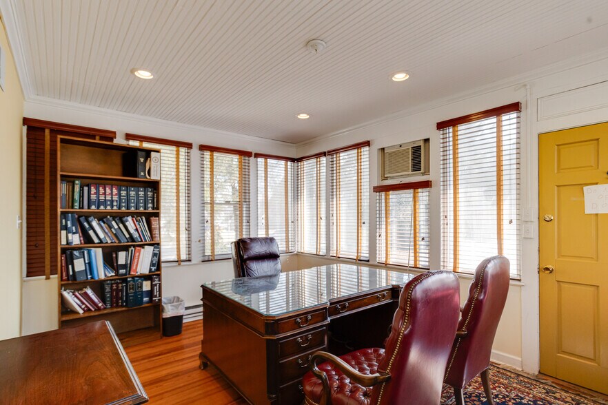 More Photos Of 407 W Pennsylvania Ave, Towson Office For Sale