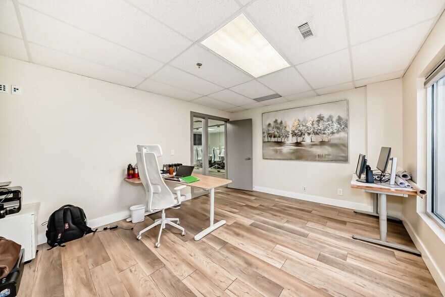 More Photos Of 1803 60th St SE, Calgary Mixed Retail For Sale