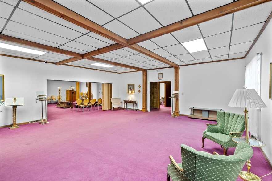 More Photos Of 1401 S Fant St, Anderson Funeral Home For Sale