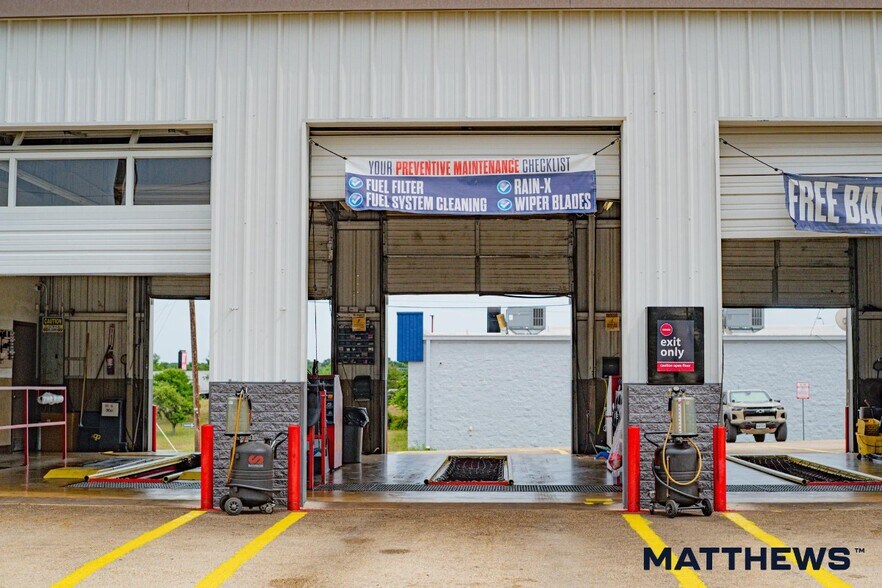 More Photos Of 524 Pan American Dr, Harker Heights Auto Repair For Sale