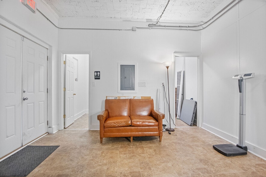 More Photos Of 515 New Bridge St, Jacksonville Freestanding For Lease