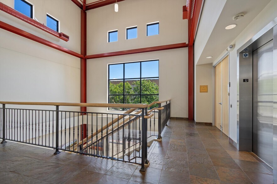 More Photos Of 1550 Airport Blvd, Santa Rosa Office For Lease