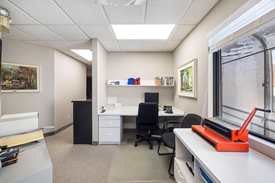 More Photos Of 4150 Boul Saint-Martin O, Laval Coworking Space