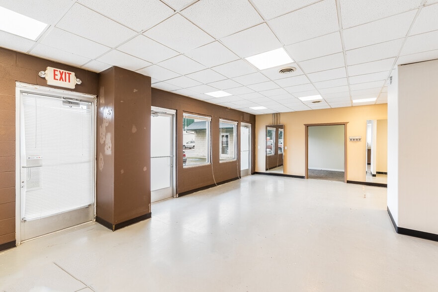 More Photos Of 15413 1st Avenue Ct S, Tacoma Warehouse For Lease