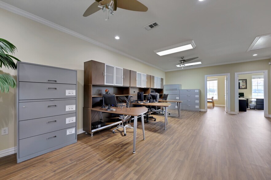 More Photos Of 860 Hebron Pky, Lewisville Medical For Sale