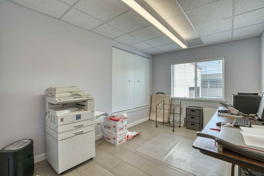 More Photos Of 1120 Boston Ave, Longmont Warehouse For Lease