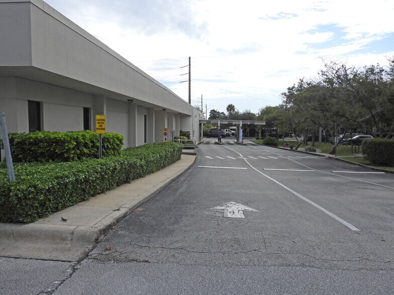More Photos Of 505 Brevard Ave, Cocoa Bank For Lease