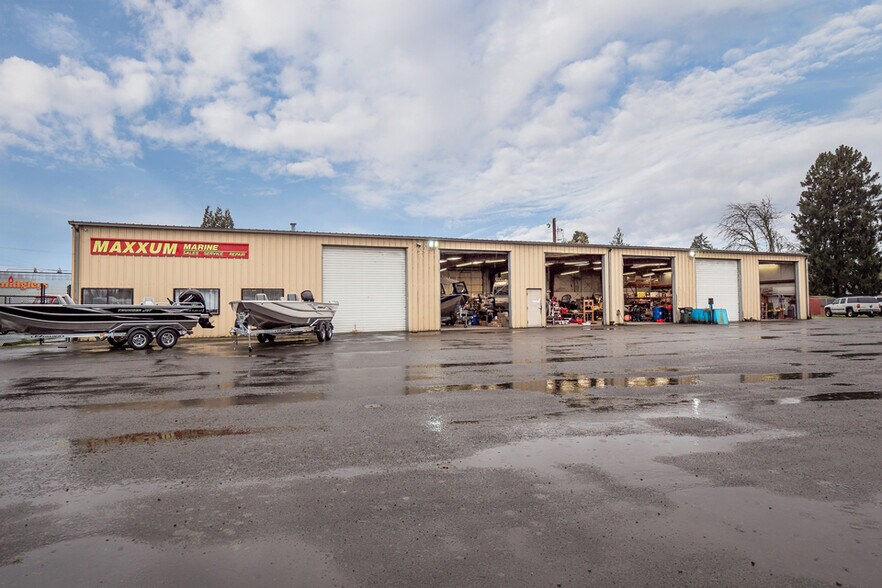 Primary Photo Of 1700 Or-99 Hwy, Eugene Auto Repair For Sale