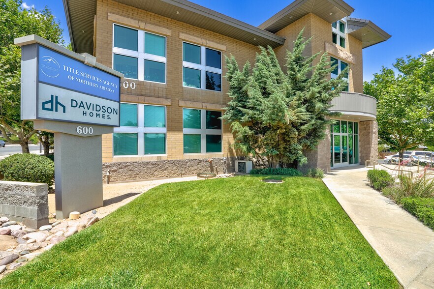 More Photos Of 600 W Gurley St, Prescott Office For Lease