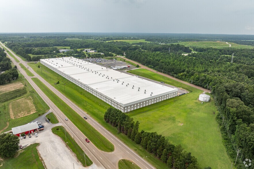 More Photos Of 3820 Micro Dr, Millington Distribution For Lease