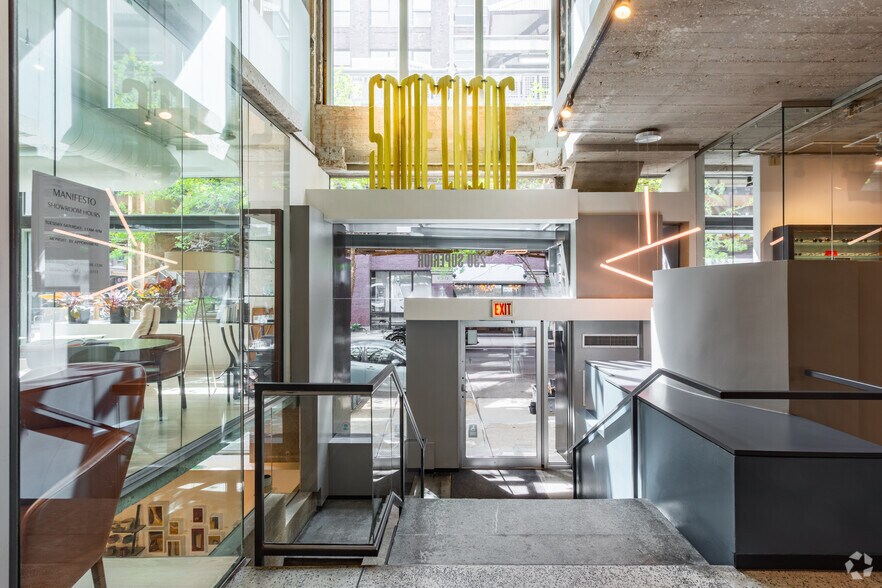 More Photos Of 230 W Superior St, Chicago Office For Lease