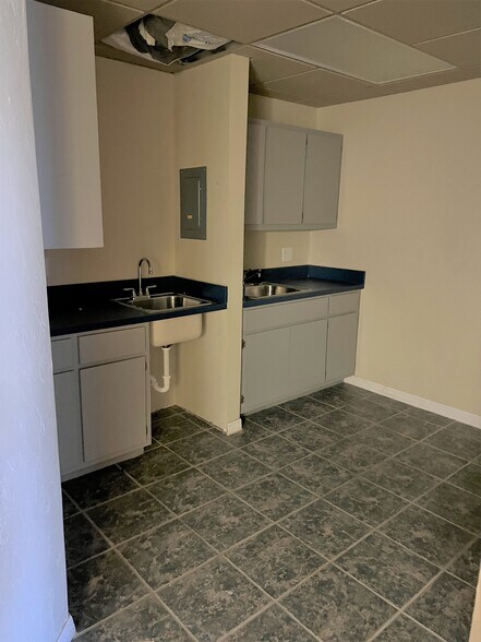 More Photos Of 21234 Olean Blvd, Port Charlotte Storefront Retail Office For Lease