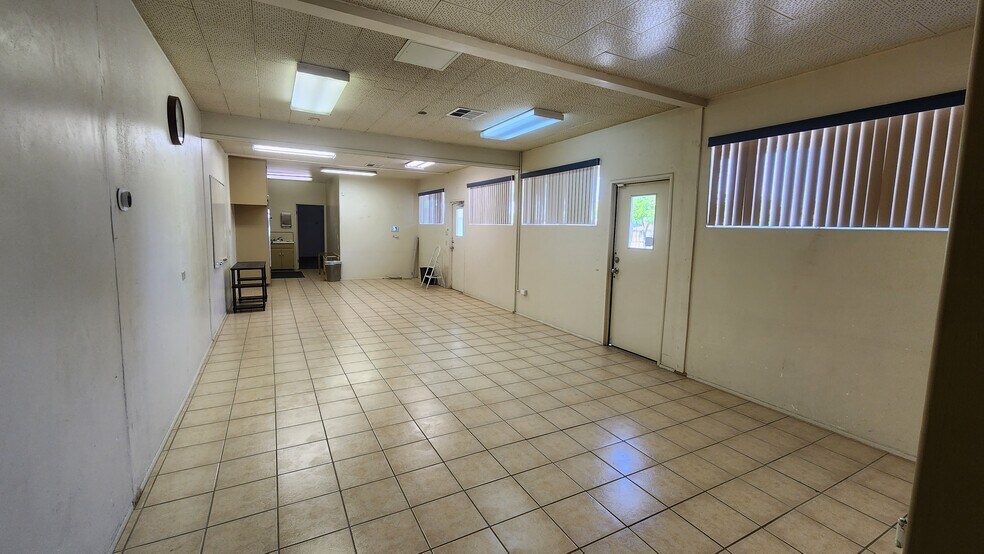 More Photos Of 1030 Brundage Ln, Bakersfield Religious Facility For Sale