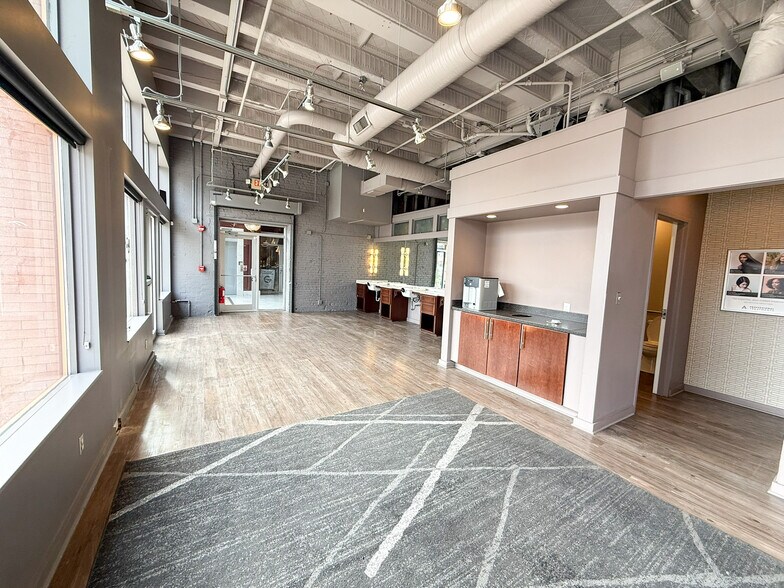 More Photos Of 275 S 4th St, Columbus Apartments For Sale