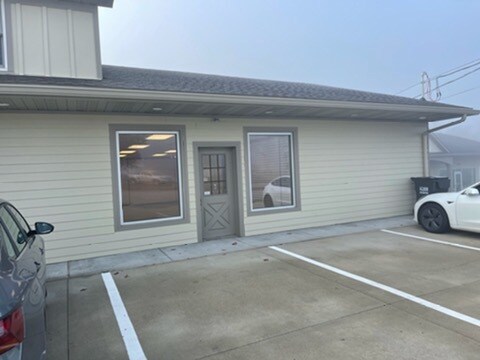 More Photos Of 6487 Mahoning Ave, Youngstown Storefront Retail Office For Lease