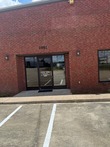 More Photos Of 1951 Gees Mill Rd, Conyers Flex For Sale