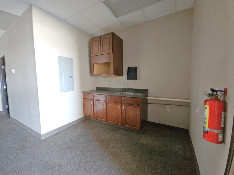 More Photos Of 2921 Friendly Pl, Bullhead City Light Distribution For Lease