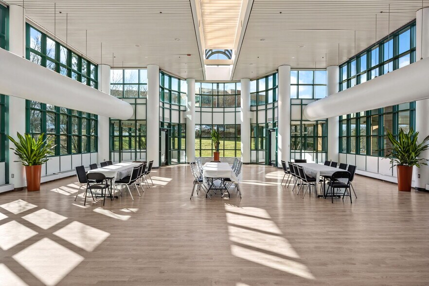 More Photos Of 1000 Northbrook Dr, Trevose Office For Sale